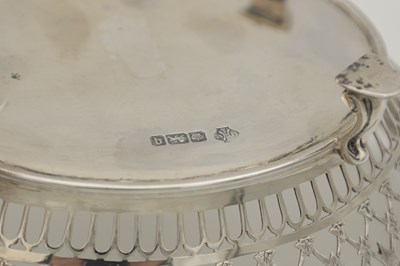 Lot 181 - AN EARLY 20TH CENTURY SILVER PIERCED DISH