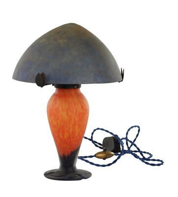 Lot 14 - MULLER FRERES ART NOUVEAU GLASS LAMP