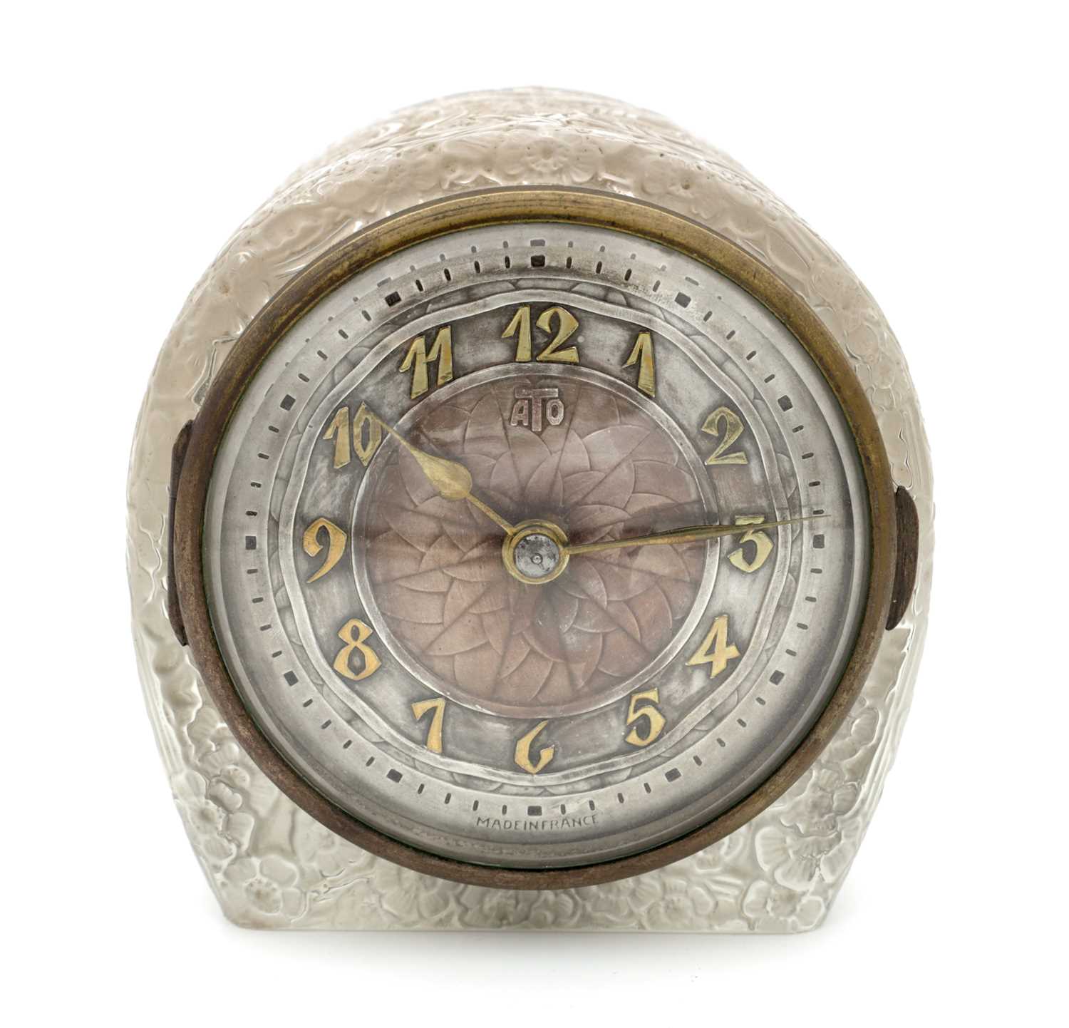Lot 1 - A 1920'S RENE LALIQUE 'EGLANTINE' MANTEL CLOCK