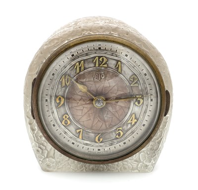 Lot 1 - A 1920'S RENE LALIQUE 'EGLANTINE' MANTEL CLOCK