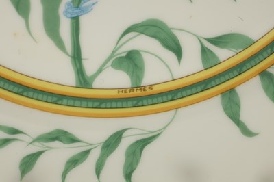 Lot 25 - A 20TH CENTURY HERMES ‘TOUCAN’ PATTERN PORCELAIN DINNER/TEA SERVICE
