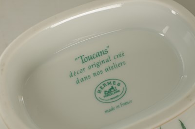 Lot 25 - A 20TH CENTURY HERMES ‘TOUCAN’ PATTERN PORCELAIN DINNER/TEA SERVICE
