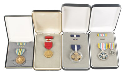 Lot 618 - A COLLECTION OF 20TH CENTURY AMERICAN CASED SERVICE MEDALS