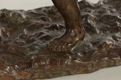 Lot 998 - ALEXANDRE OULINE FRANCE (1918 - 1940) AN ART DECO PATINATED BRONZE SCULPTURE