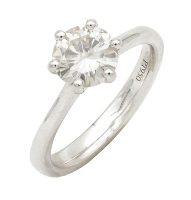 Lot 411 - A PLATINUM 1.06CT SOLITAIRE DIAMOND RING