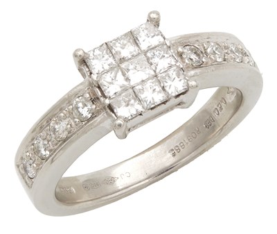 Lot 354 - A PLATINUM 0.5CT PRINCESS-CUT DIAMOND CLUSTER RING