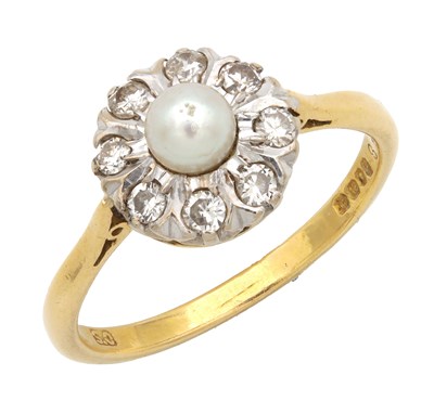 Lot 374 - AN 18CT GOLD DIAMOND CLUSTER AND PEARL RING