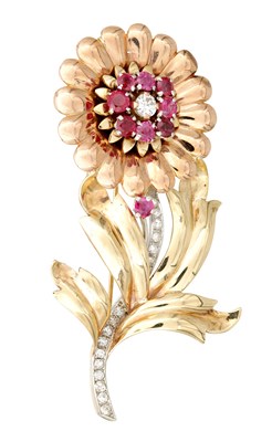 Lot 379 - A MID 20TH CENTURY TRICOLOUR GOLD, DIAMOND AND RUBY FLORAL BROOCH