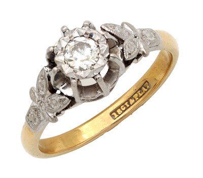 Lot 398 - AN 18CT GOLD AND PLATINUM DIAMOND RING