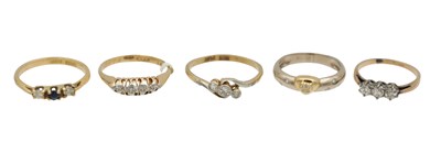 Lot 338 - A GROUP OF FIVE LATE 20TH CENTURY 9CT GOLD RINGS