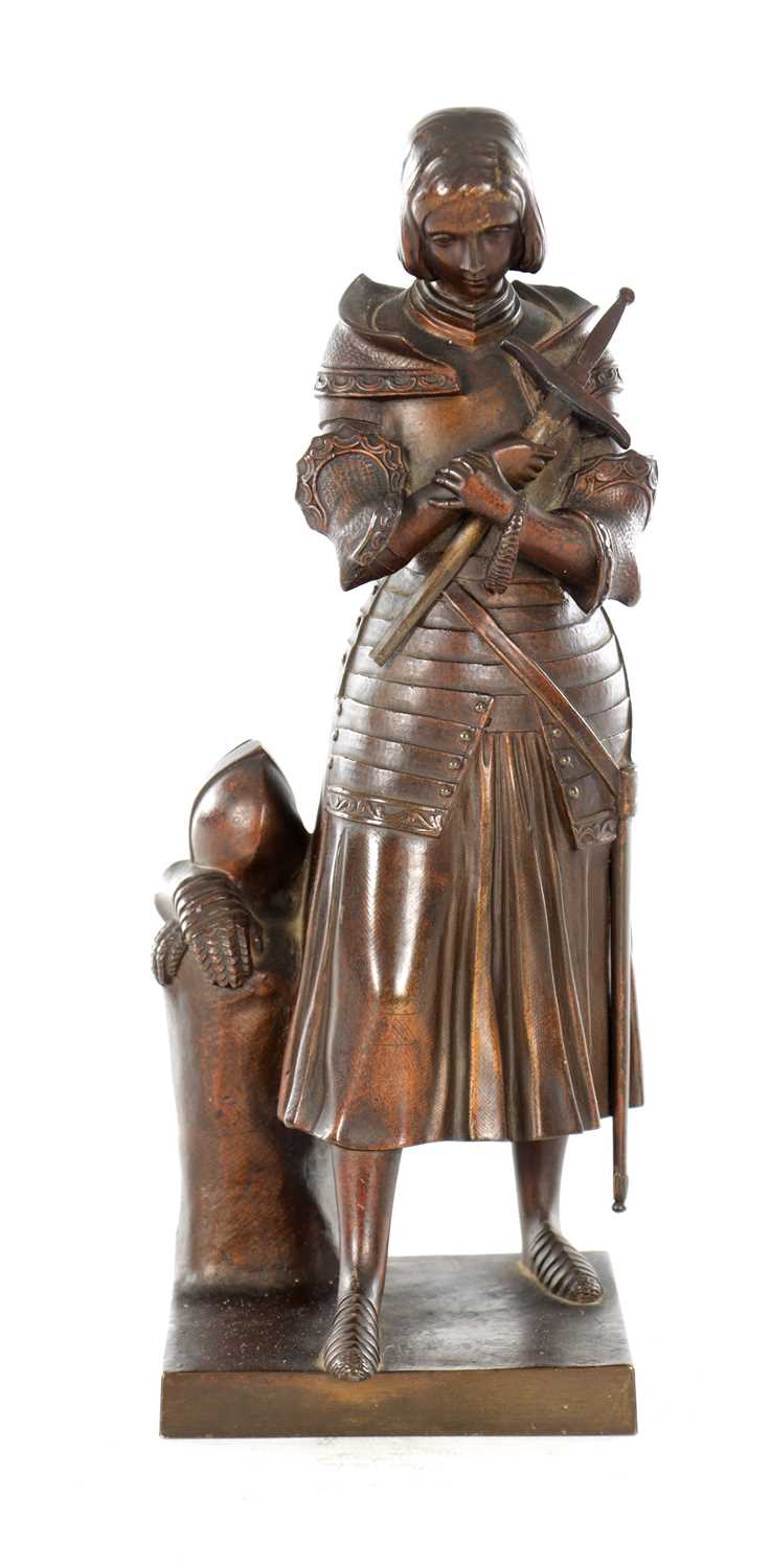 Lot 1138 - A 19TH CENTURY BRONZE FIGURE OF JOAN OF ARC