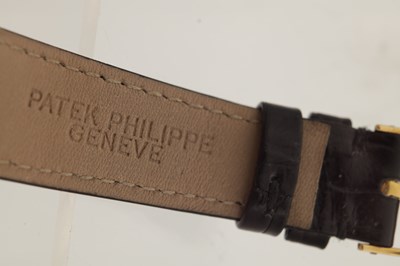Lot 1214 - A GENTLEMAN'S VINTAGE 18CT GOLD PATEK PHILIPPE MANUAL WIND WRISTWATCH