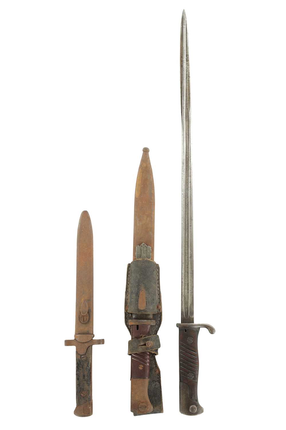 Lot 607 - A COLLECTION OF THREE WW1/WW2 STEEL BAYONETS