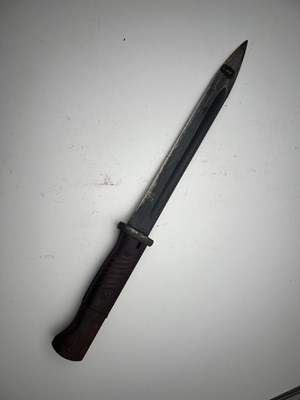 Lot 607 - A COLLECTION OF THREE WW1/WW2 STEEL BAYONETS