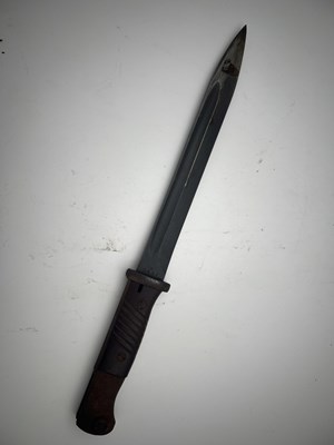 Lot 607 - A COLLECTION OF THREE WW1/WW2 STEEL BAYONETS