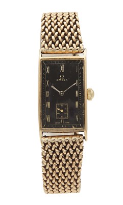 Lot 1190 - A 1930'S GENTLEMAN'S 9CT GOLD OMEGA MANUAL WIND WRISTWATCH