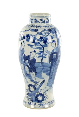 Lot 565 - A 18TH CENTURY CHINESE BLUE AND WHITE PORCELAIN VASE