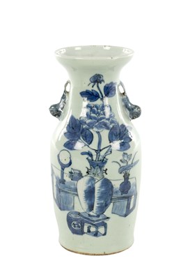 Lot 519 - A 20TH CENTURY CHINESE BLUE AND WHITE PORCELAIN VASE