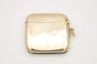Lot 333 - A 9CT ROSE GOLD VESTA CASE