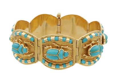 Lot 324 - AN EGYPTIAN 18CT YELLOW GOLD AND TURQUOISE SET SCARAB BEETLE BRACELET