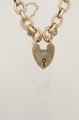 Lot 270 - A 9CT GOLD LOCKET BRACELET