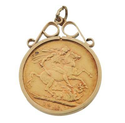 Lot 322 - A GEORGE V GOLD SOVEREIGN, 1912
