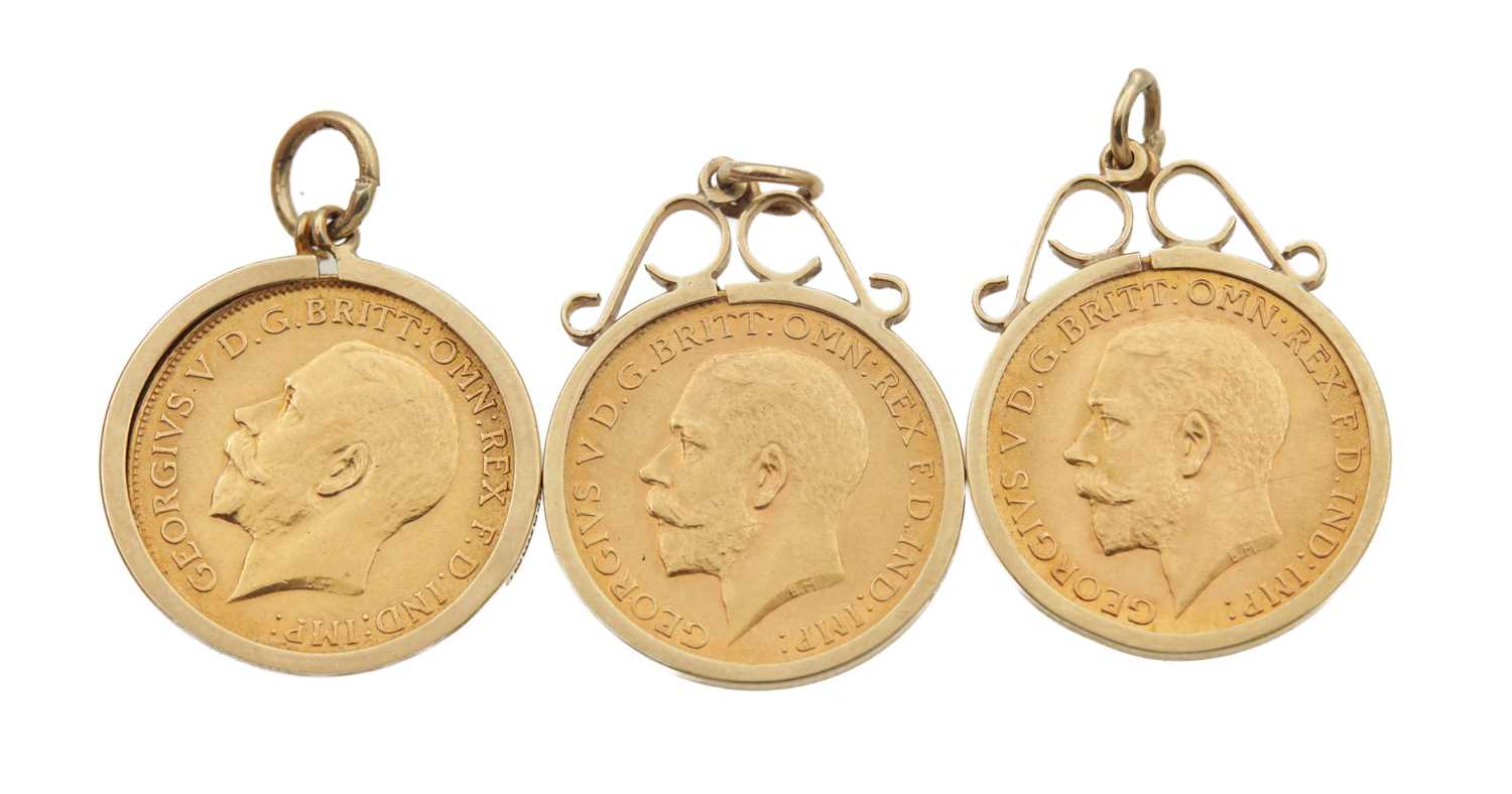 Lot 314 - A COLLECTION OF THREE GEORGE V GOLD HALF SOVEREIGNS