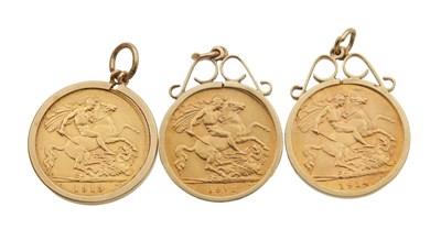 Lot 314 - A COLLECTION OF THREE GEORGE V GOLD HALF SOVEREIGNS