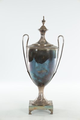 Lot 145 - A SILVER PLATED REGENCY TEA URN