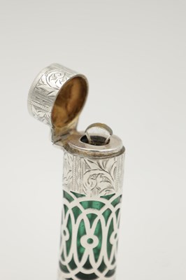 Lot 166 - A VICTORIAN SILVER MOUNTED GREEN GLASS PERFUME BOTTLE AND STOPPER