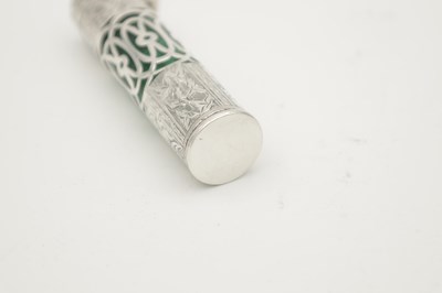 Lot 166 - A VICTORIAN SILVER MOUNTED GREEN GLASS PERFUME BOTTLE AND STOPPER