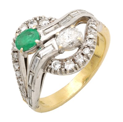 Lot 215 - AN 18CT YELLOW GOLD EMERALD AND DIAMOND RING