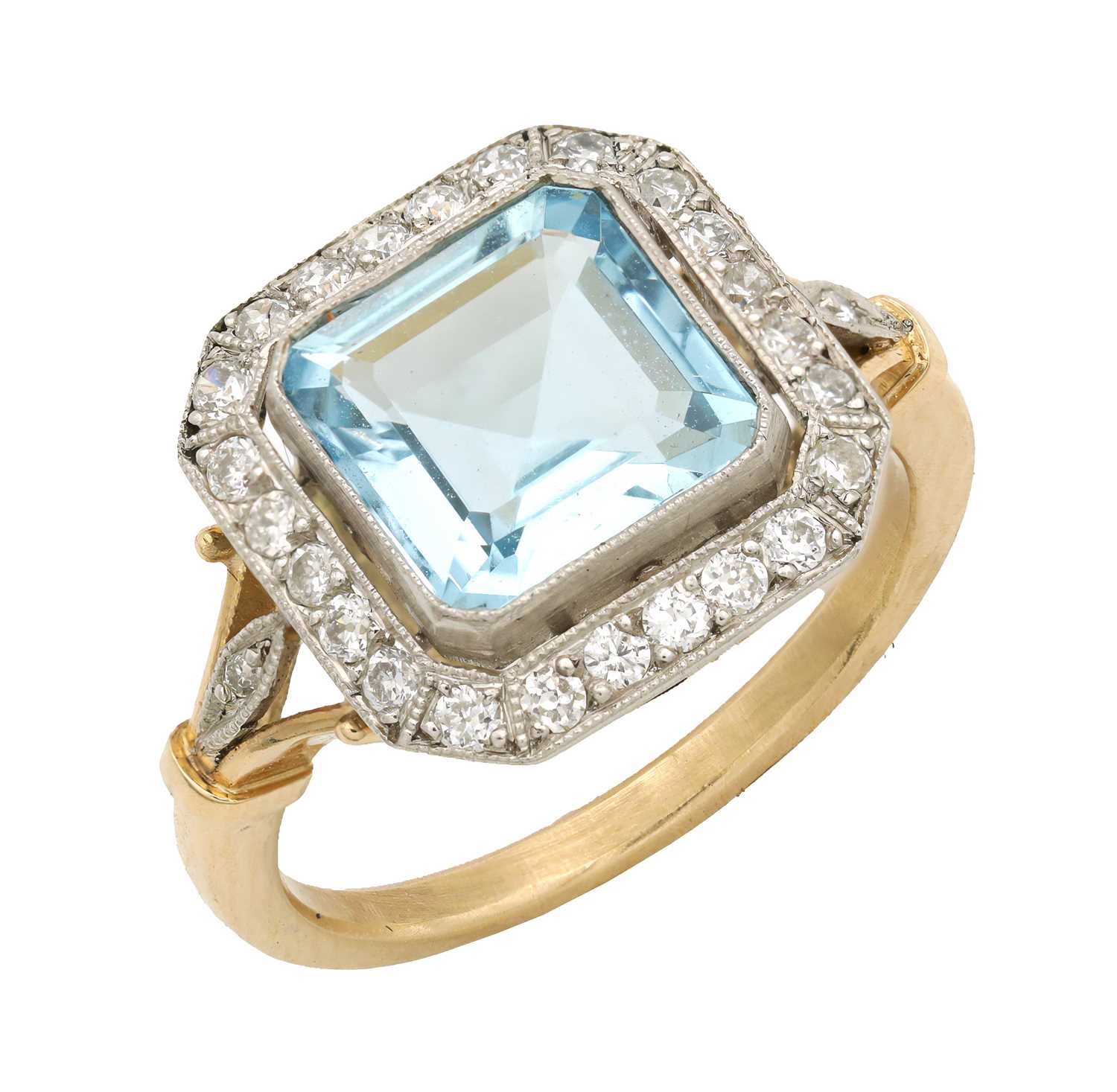 Lot 292 - A 14CT YELLOW GOLD AQUA MARINE AND DIAMOND RING