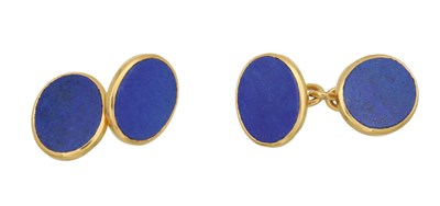 Lot 299 - A PAIR OF GENTLEMEN’S 18CT GOLD AND LAPIS LAZULI CUFFLINKS