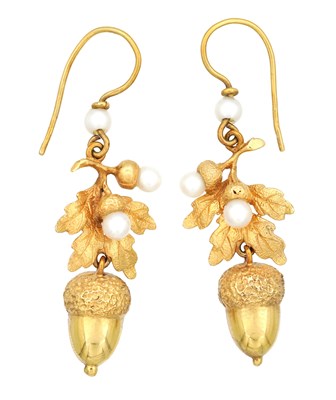 Lot 367 - A PAIR OF GEORGIAN 15CT GOLD AND PEARL DROP EARRINGS