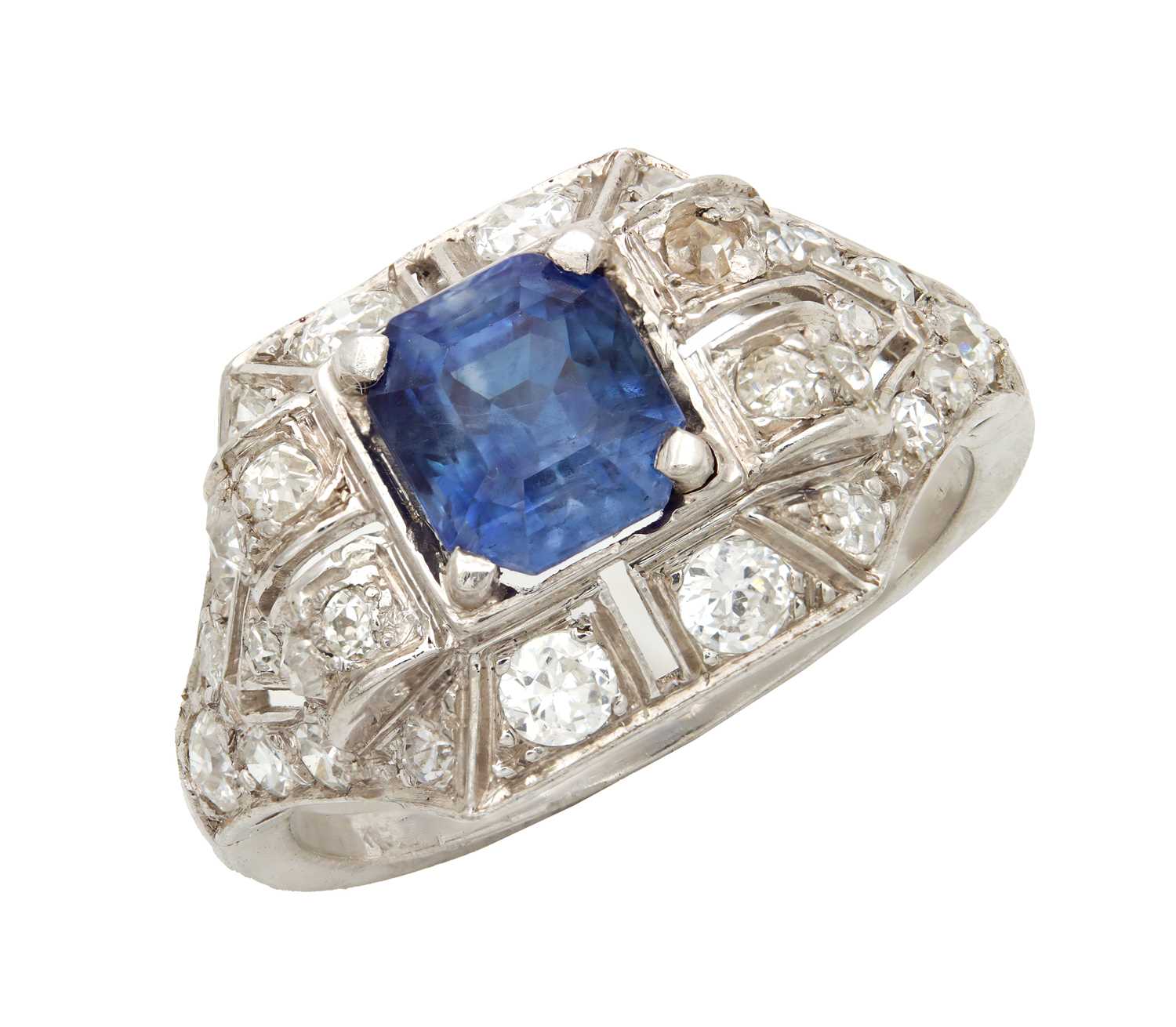 Lot 275 - AN 18CT WHITE GOLD SAPPHIRE AND DIAMOND RING