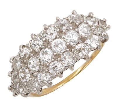 Lot 385 - AN 18CT GOLD AND DIAMOND CLUSTER RING