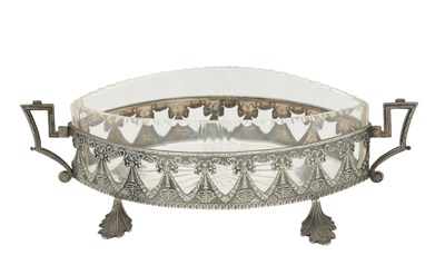 Lot 84 - A LATE 19TH CENTURY RUSSIAN SILVER AND CUT GLASS TABLE CENTREPIECE