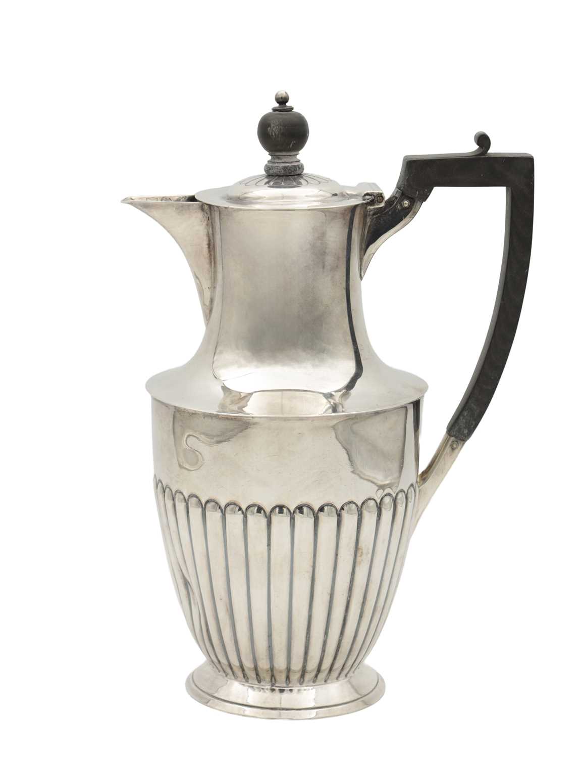 Lot 105 - A EDWARDIAN SHEFFIELD SILVER COFFEE POT