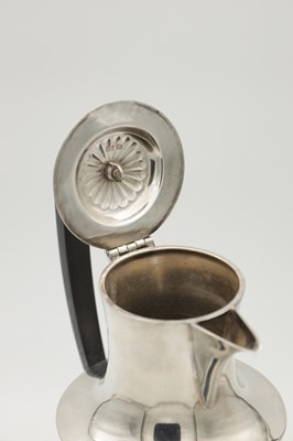 Lot 105 - A EDWARDIAN SHEFFIELD SILVER COFFEE POT