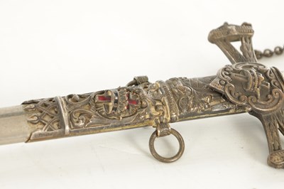 Lot 605 - AN EARLY 20TH CENTURY AMERICAN MASONIC CEREMONIAL SWORD FOR THE KNIGHTS TEMPLAR