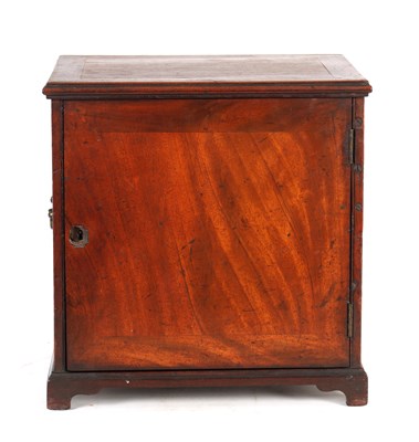 Lot 882 - A GOOD GEORGE II MAHOGANY DOUBLE-SIDED MEDICINE CABINET APOTHERCARY BOX