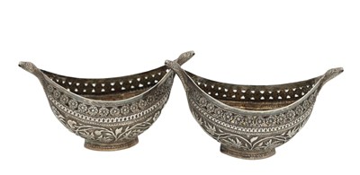 Lot 96 - A PAIR OF 19TH CENTURY INDIAN SILVER BOWLS