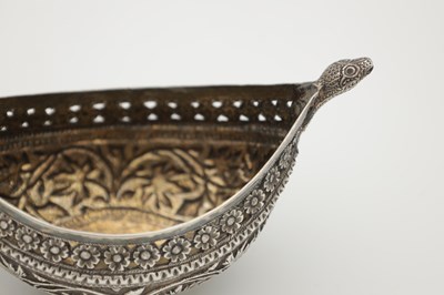 Lot 96 - A PAIR OF 19TH CENTURY INDIAN SILVER BOWLS