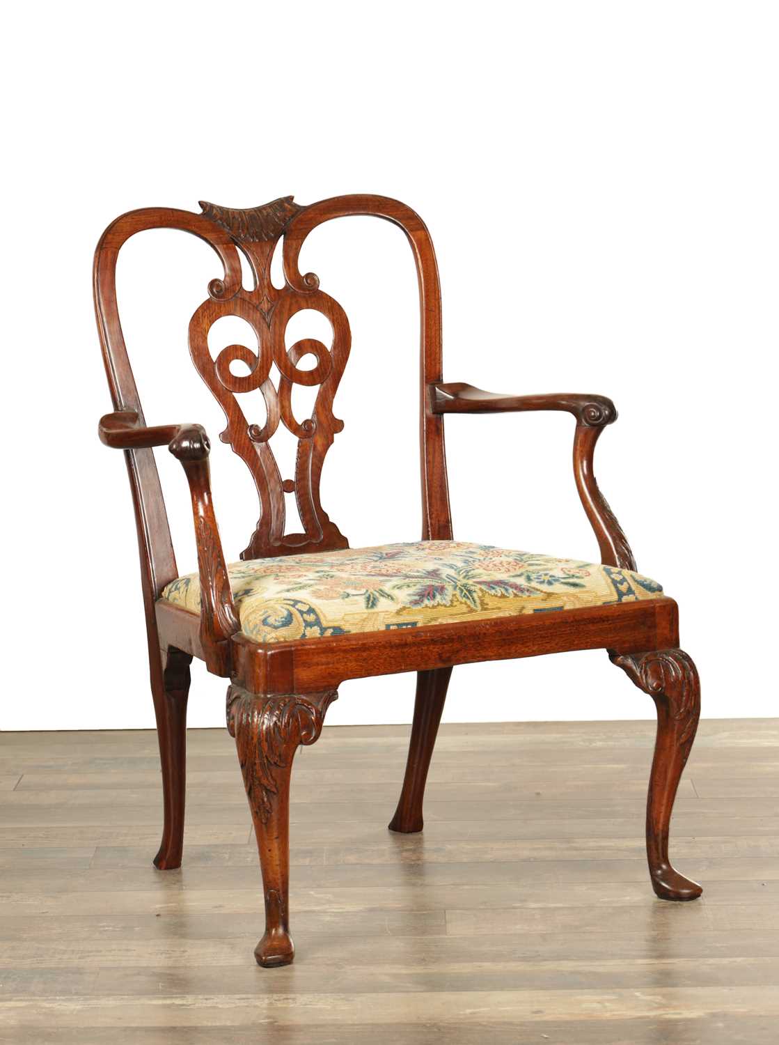 Lot 1488 - A LARGE GEORGE II MAHOGANY GENTLEMANS ARMCHAIR