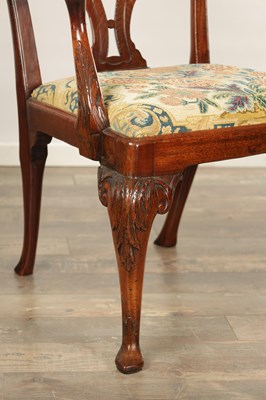 Lot 1488 - A LARGE GEORGE II MAHOGANY GENTLEMANS ARMCHAIR