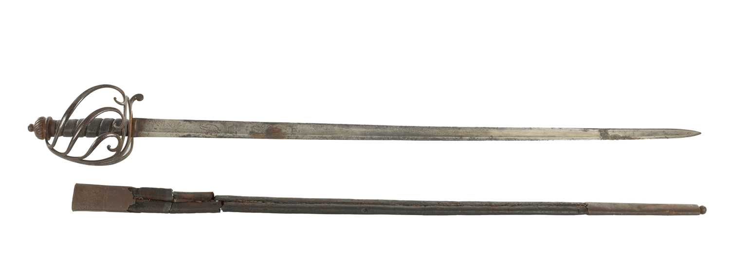 Lot 610 - AN 18TH CENTURY 1788 PATTERN HEAVY CAVALRY OFFICERS' SWORD