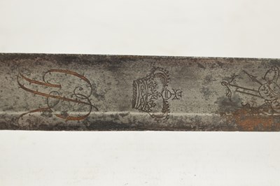 Lot 610 - AN 18TH CENTURY 1788 PATTERN HEAVY CAVALRY OFFICERS' SWORD