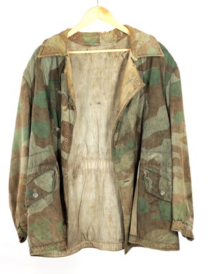 Lot 608 - A RARE GERMAN WW2 REVERSIBLE SPLINTER PATTERN JACKET