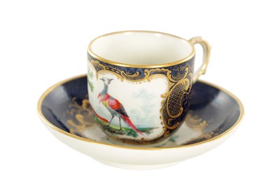 Lot 26 - AN 18TH CENTURY FRENCH SEVRES PORCELAIN CUP AND SAUCER